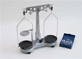 Waga szalkowa lab. szkolna 500g