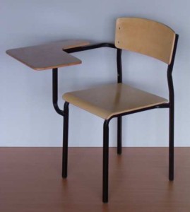 Krzesło STANDARD nr6 z ruchomym pulpitem